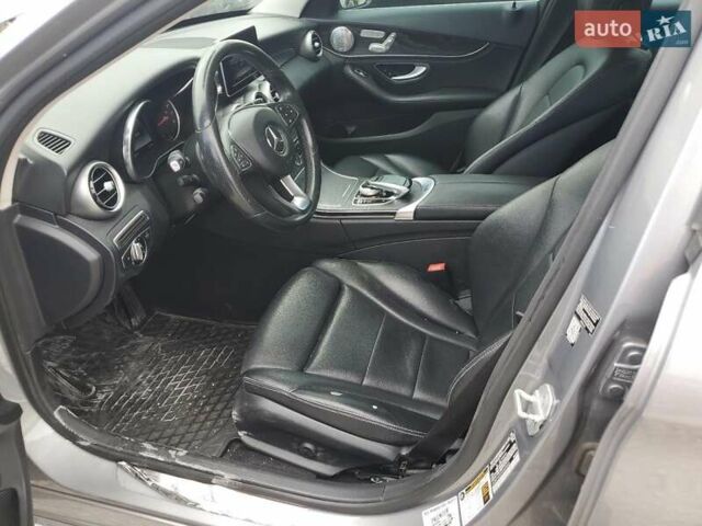 Серый Мерседес Ц-Класс, объемом двигателя 2 л и пробегом 63 тыс. км за 3000 $, фото 6 на Automoto.ua