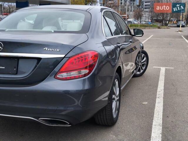 Серый Мерседес Ц-Класс, объемом двигателя 2 л и пробегом 157 тыс. км за 19500 $, фото 3 на Automoto.ua