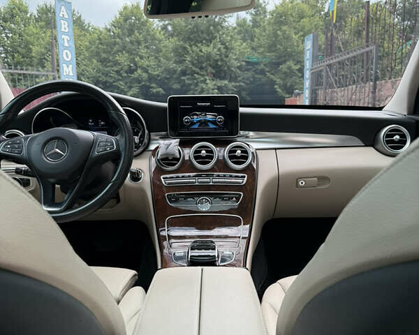 Мерседес Ц-Класс 2015 в Киеве на Automoto.ua Серый Мерседес Ц-Класс, объемом двигателя 1.99 л и пробегом 119 тыс. км за 20499 $, фото 18 на Automoto.ua