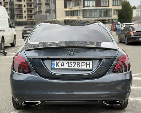 Мерседес Ц-Класс 2015 в Киеве на Automoto.ua Серый Мерседес Ц-Класс, объемом двигателя 1.99 л и пробегом 119 тыс. км за 20499 $, фото 6 на Automoto.ua
