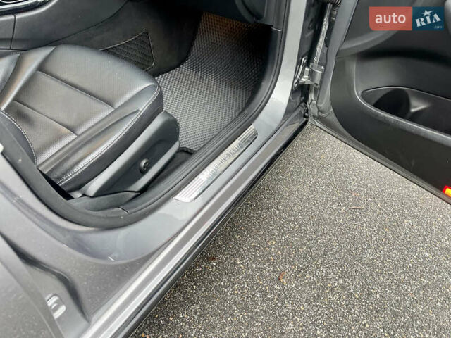 Серый Мерседес Ц-Класс, объемом двигателя 2 л и пробегом 96 тыс. км за 18900 $, фото 41 на Automoto.ua