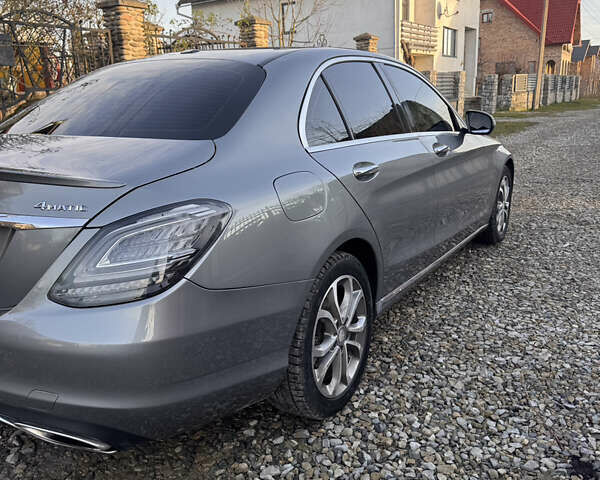 Серый Мерседес Ц-Класс, объемом двигателя 1.99 л и пробегом 150 тыс. км за 22000 $, фото 4 на Automoto.ua