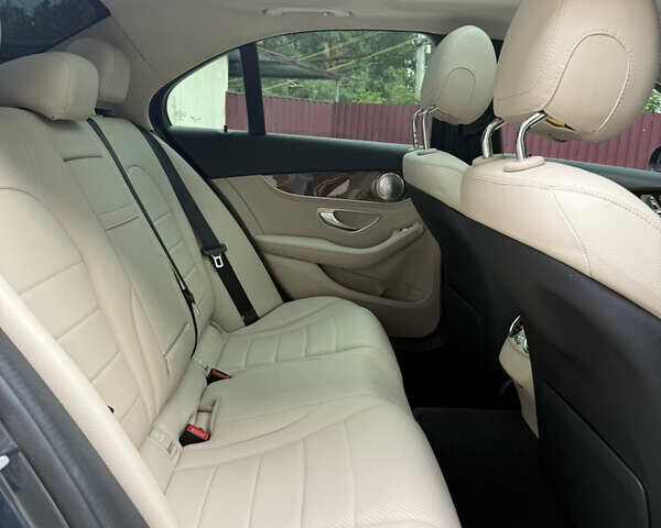 Мерседес Ц-Класс 2015 в Киеве на Automoto.ua Серый Мерседес Ц-Класс, объемом двигателя 1.99 л и пробегом 119 тыс. км за 20499 $, фото 23 на Automoto.ua