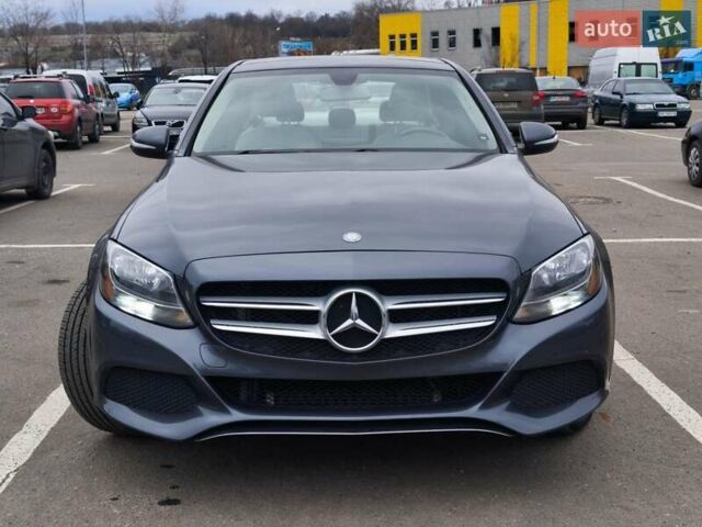 Серый Мерседес Ц-Класс, объемом двигателя 2 л и пробегом 157 тыс. км за 19500 $, фото 1 на Automoto.ua