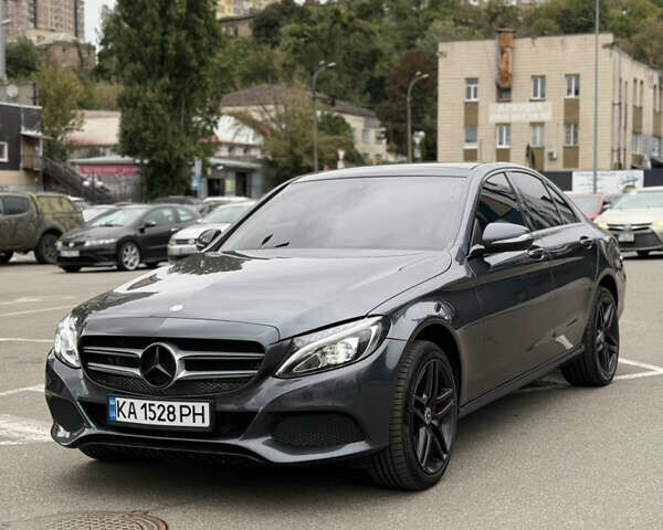 Мерседес Ц-Класс 2015 в Киеве на Automoto.ua Серый Мерседес Ц-Класс, объемом двигателя 1.99 л и пробегом 119 тыс. км за 20499 $, фото 10 на Automoto.ua