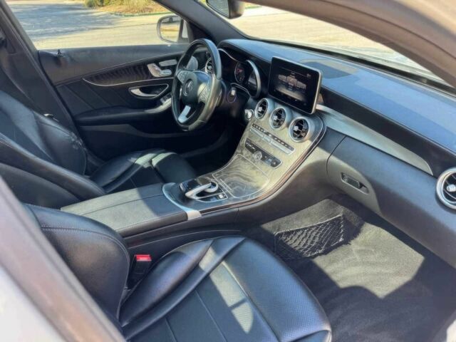 Серый Мерседес Ц-Класс, объемом двигателя 2 л и пробегом 73 тыс. км за 15000 $, фото 7 на Automoto.ua