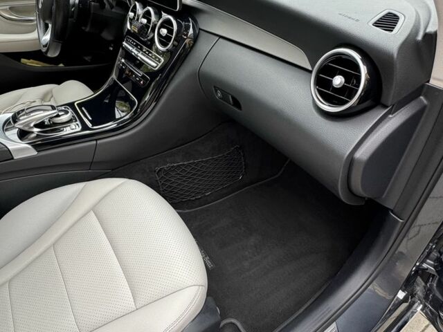 Сірий Мерседес Ц-Клас, об'ємом двигуна 2 л та пробігом 200 тис. км за 18800 $, фото 19 на Automoto.ua