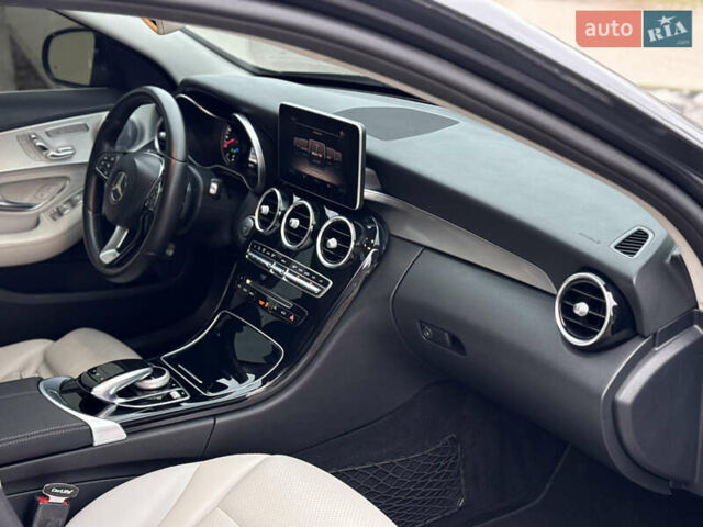 Серый Мерседес Ц-Класс, объемом двигателя 2 л и пробегом 199 тыс. км за 16950 $, фото 42 на Automoto.ua