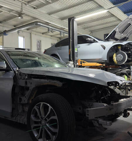 Серый Мерседес Ц-Класс, объемом двигателя 2.14 л и пробегом 144 тыс. км за 14000 $, фото 3 на Automoto.ua