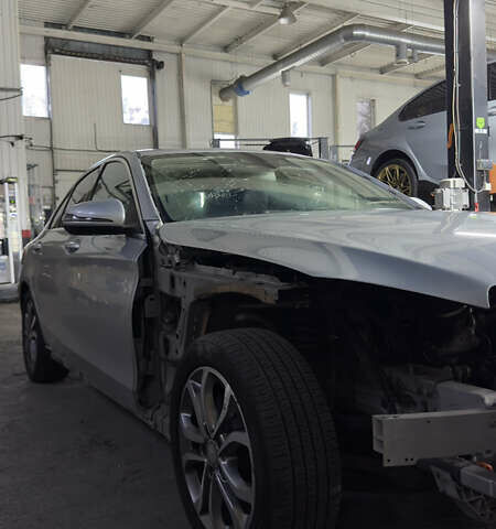 Серый Мерседес Ц-Класс, объемом двигателя 2.14 л и пробегом 144 тыс. км за 14000 $, фото 4 на Automoto.ua