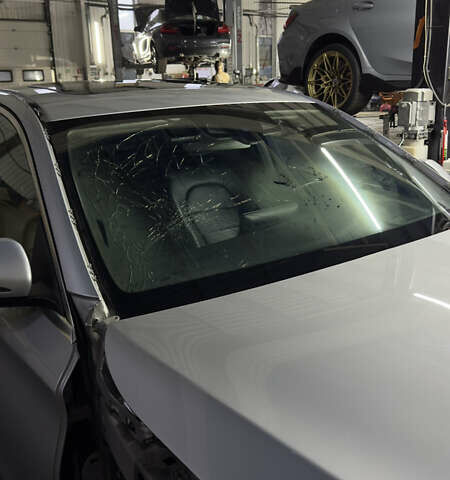 Серый Мерседес Ц-Класс, объемом двигателя 2.14 л и пробегом 144 тыс. км за 14000 $, фото 5 на Automoto.ua