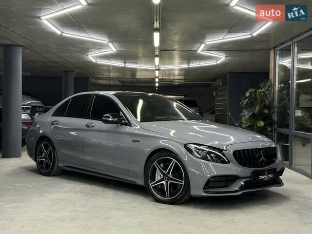 Сірий Мерседес Ц-Клас, об'ємом двигуна 3 л та пробігом 122 тис. км за 29900 $, фото 1 на Automoto.ua
