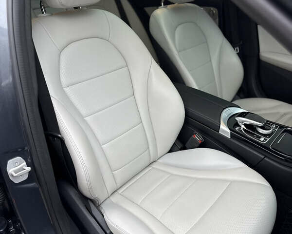 Серый Мерседес Ц-Класс, объемом двигателя 2 л и пробегом 199 тыс. км за 16950 $, фото 38 на Automoto.ua