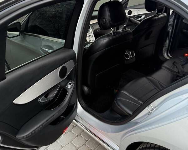 Серый Мерседес Ц-Класс, объемом двигателя 2.14 л и пробегом 187 тыс. км за 24500 $, фото 18 на Automoto.ua