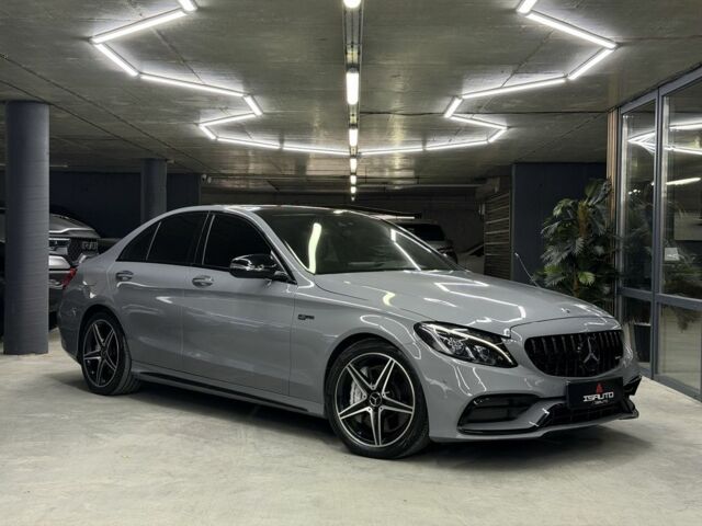 Серый Мерседес Ц-Класс, объемом двигателя 3 л и пробегом 122 тыс. км за 29900 $, фото 2 на Automoto.ua