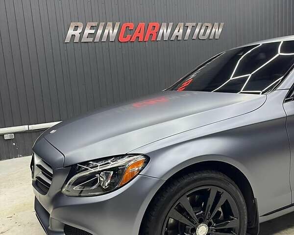 Серый Мерседес Ц-Класс, объемом двигателя 1.99 л и пробегом 109 тыс. км за 25000 $, фото 2 на Automoto.ua