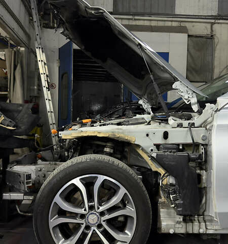 Серый Мерседес Ц-Класс, объемом двигателя 2.14 л и пробегом 144 тыс. км за 14000 $, фото 2 на Automoto.ua