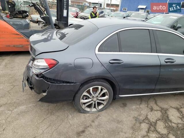Сірий Мерседес Ц-Клас, об'ємом двигуна 2 л та пробігом 144 тис. км за 8800 $, фото 6 на Automoto.ua