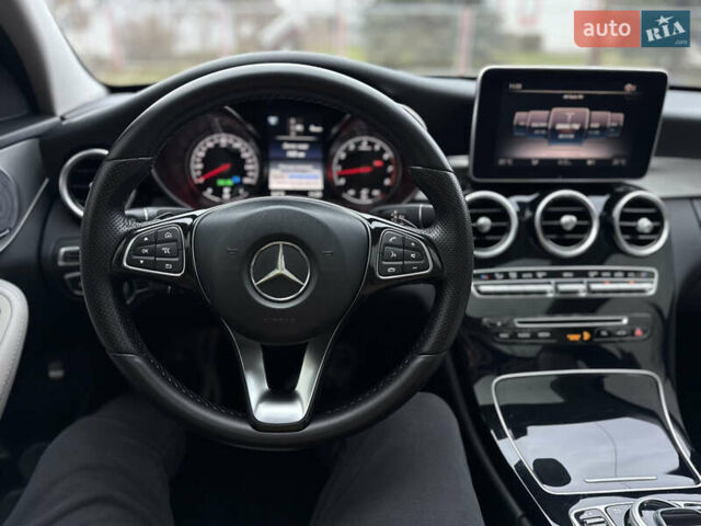 Серый Мерседес Ц-Класс, объемом двигателя 2 л и пробегом 199 тыс. км за 16950 $, фото 48 на Automoto.ua