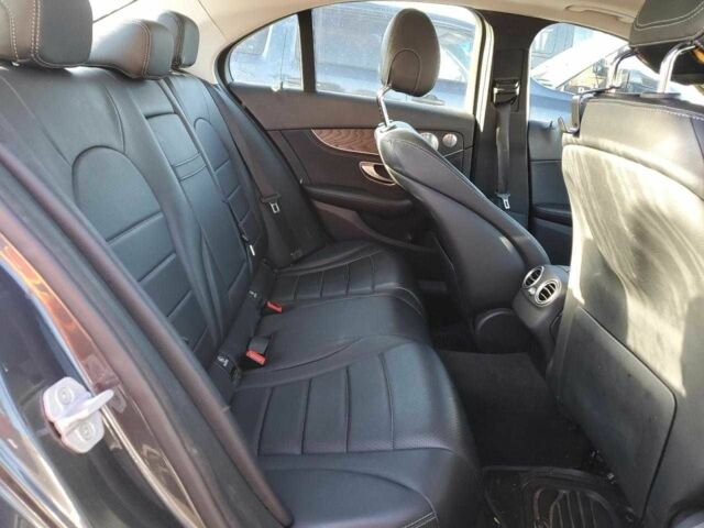 Серый Мерседес Ц-Класс, объемом двигателя 2 л и пробегом 67 тыс. км за 3500 $, фото 9 на Automoto.ua