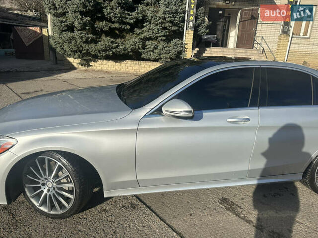 Сірий Мерседес Ц-Клас, об'ємом двигуна 1.99 л та пробігом 120 тис. км за 22300 $, фото 5 на Automoto.ua