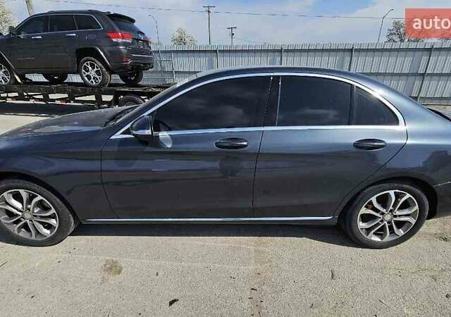 Сірий Мерседес Ц-Клас, об'ємом двигуна 2 л та пробігом 144 тис. км за 8800 $, фото 3 на Automoto.ua