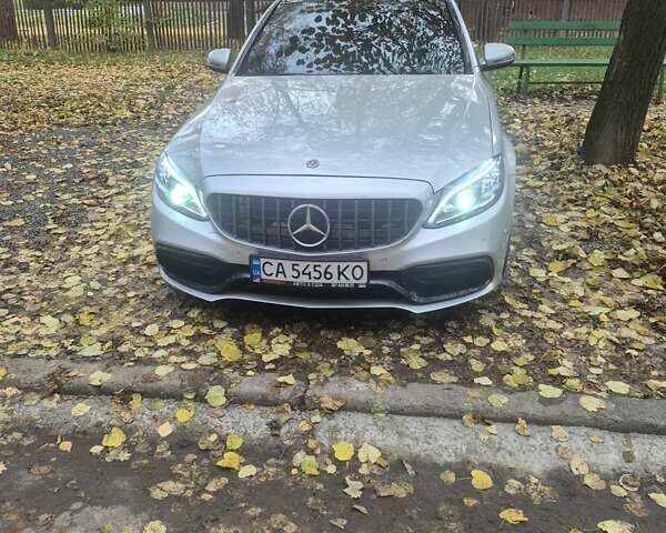 Серый Мерседес Ц-Класс, объемом двигателя 2 л и пробегом 159 тыс. км за 25000 $, фото 3 на Automoto.ua