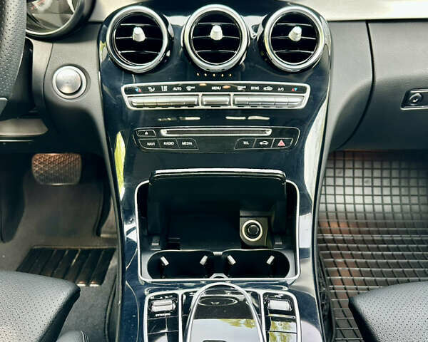 Серый Мерседес Ц-Класс, объемом двигателя 2.2 л и пробегом 98 тыс. км за 27000 $, фото 18 на Automoto.ua