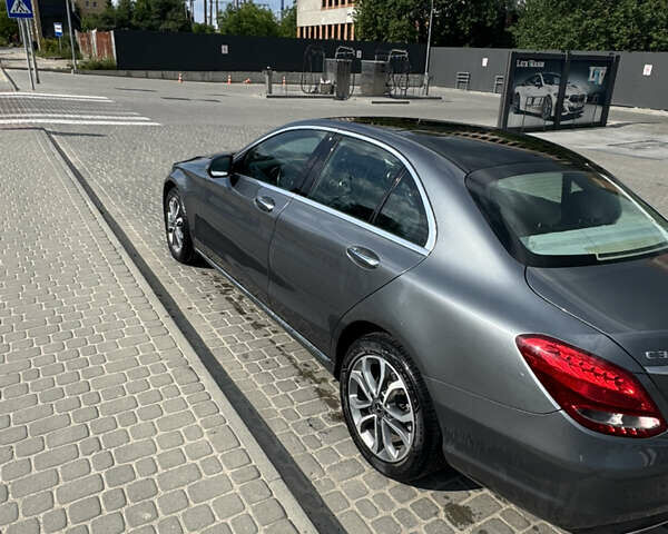 Серый Мерседес Ц-Класс, объемом двигателя 2 л и пробегом 120 тыс. км за 21000 $, фото 3 на Automoto.ua