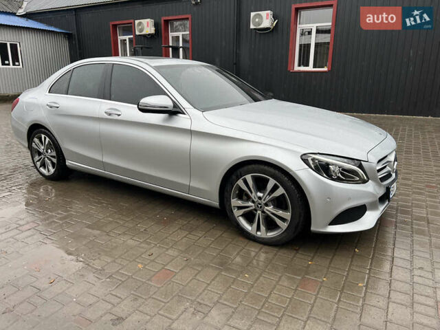 Сірий Мерседес Ц-Клас, об'ємом двигуна 2.14 л та пробігом 66 тис. км за 25699 $, фото 2 на Automoto.ua