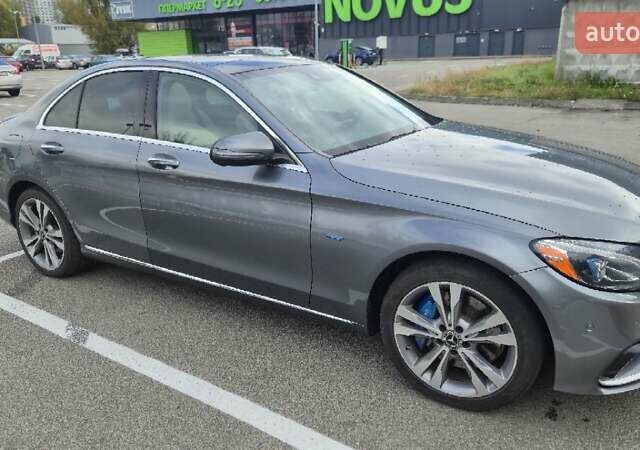 Серый Мерседес Ц-Класс, объемом двигателя 1.99 л и пробегом 160 тыс. км за 28500 $, фото 3 на Automoto.ua