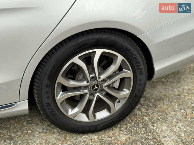 Серый Мерседес Ц-Класс, объемом двигателя 2 л и пробегом 56 тыс. км за 21500 $, фото 3 на Automoto.ua