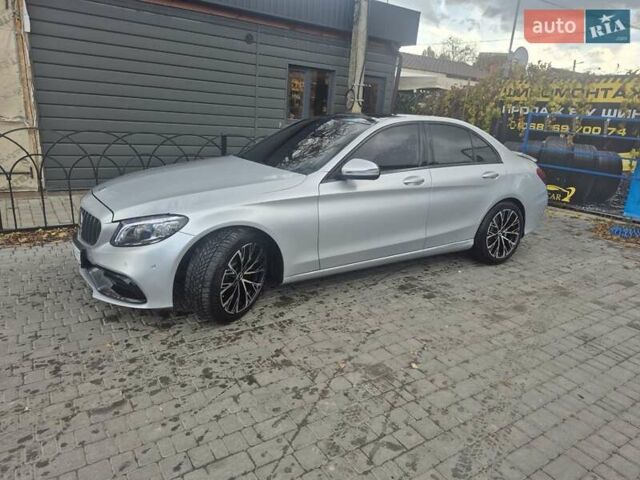 Серый Мерседес Ц-Класс, объемом двигателя 2 л и пробегом 159 тыс. км за 25000 $, фото 2 на Automoto.ua