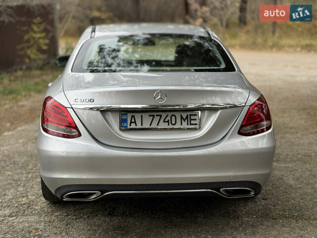 Серый Мерседес Ц-Класс, объемом двигателя 2 л и пробегом 56 тыс. км за 21500 $, фото 5 на Automoto.ua
