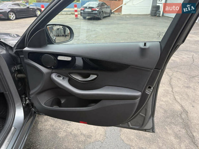 Серый Мерседес Ц-Класс, объемом двигателя 2.14 л и пробегом 86 тыс. км за 23777 $, фото 9 на Automoto.ua