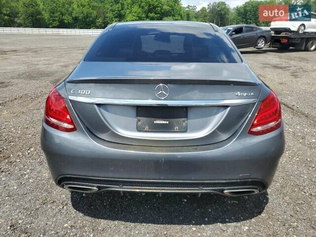 Серый Мерседес Ц-Класс, объемом двигателя 2 л и пробегом 110 тыс. км за 3000 $, фото 5 на Automoto.ua