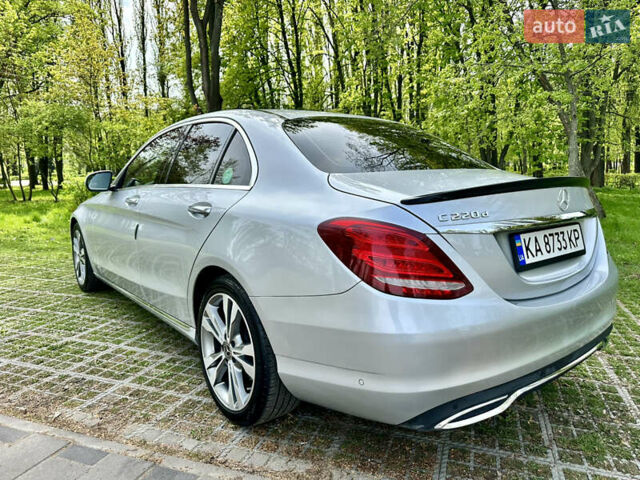 Серый Мерседес Ц-Класс, объемом двигателя 2.2 л и пробегом 98 тыс. км за 27000 $, фото 4 на Automoto.ua