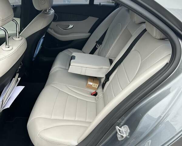 Сірий Мерседес Ц-Клас, об'ємом двигуна 1.99 л та пробігом 96 тис. км за 19000 $, фото 4 на Automoto.ua