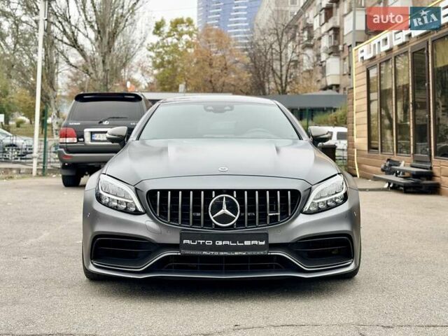 Серый Мерседес Ц-Класс, объемом двигателя 3.98 л и пробегом 57 тыс. км за 63500 $, фото 2 на Automoto.ua