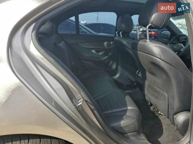 Серый Мерседес Ц-Класс, объемом двигателя 0 л и пробегом 100 тыс. км за 6700 $, фото 9 на Automoto.ua