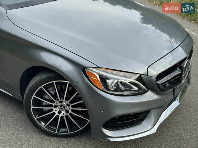 Серый Мерседес Ц-Класс, объемом двигателя 1.95 л и пробегом 85 тыс. км за 26700 $, фото 2 на Automoto.ua