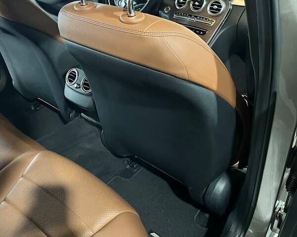 Серый Мерседес Ц-Класс, объемом двигателя 1.5 л и пробегом 108 тыс. км за 27000 $, фото 6 на Automoto.ua