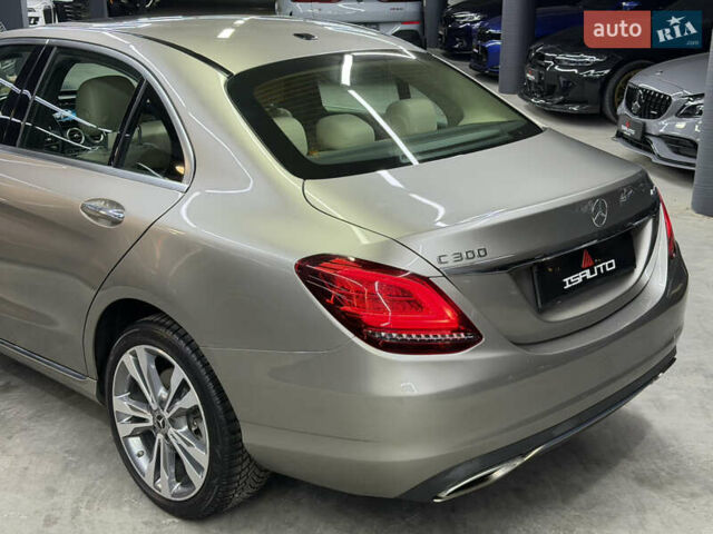 Серый Мерседес Ц-Класс, объемом двигателя 1.99 л и пробегом 60 тыс. км за 28900 $, фото 11 на Automoto.ua