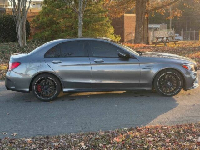 Серый Мерседес Ц-Класс, объемом двигателя 4 л и пробегом 32 тыс. км за 19900 $, фото 3 на Automoto.ua