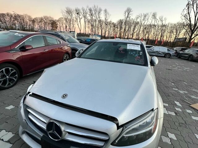 Серый Мерседес Ц-Класс, объемом двигателя 2 л и пробегом 118 тыс. км за 16726 $, фото 3 на Automoto.ua