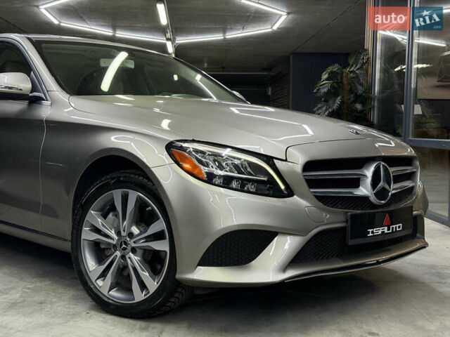 Серый Мерседес Ц-Класс, объемом двигателя 1.99 л и пробегом 60 тыс. км за 28900 $, фото 3 на Automoto.ua