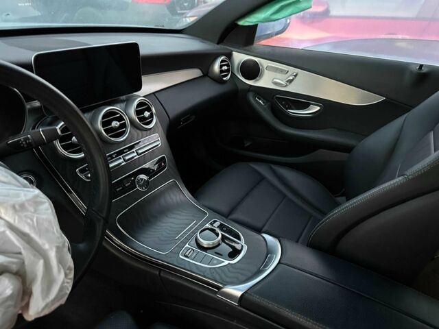 Серый Мерседес Ц-Класс, объемом двигателя 2 л и пробегом 118 тыс. км за 16726 $, фото 6 на Automoto.ua