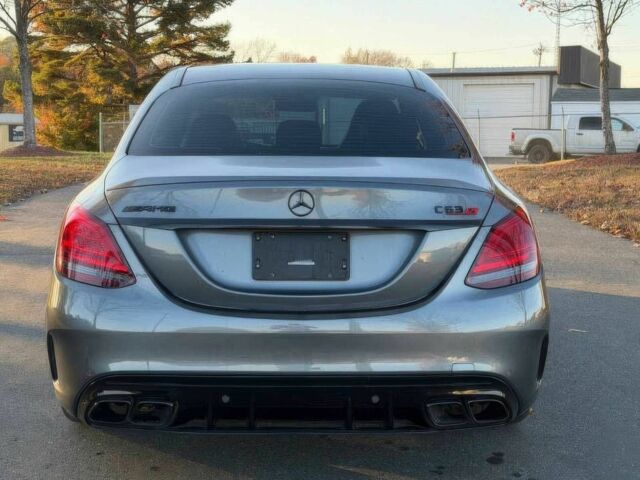 Серый Мерседес Ц-Класс, объемом двигателя 4 л и пробегом 32 тыс. км за 19900 $, фото 5 на Automoto.ua