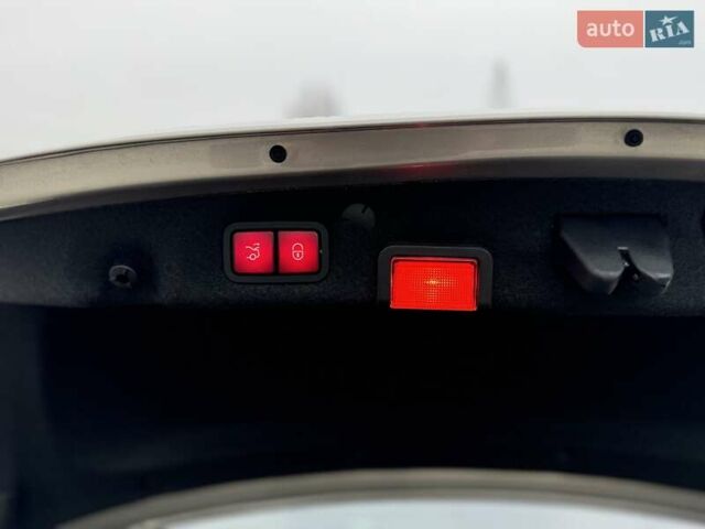 Серый Мерседес Ц-Класс, объемом двигателя 1.99 л и пробегом 97 тыс. км за 28300 $, фото 25 на Automoto.ua