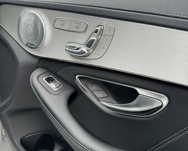 Серый Мерседес Ц-Класс, объемом двигателя 3.98 л и пробегом 56 тыс. км за 50000 $, фото 17 на Automoto.ua